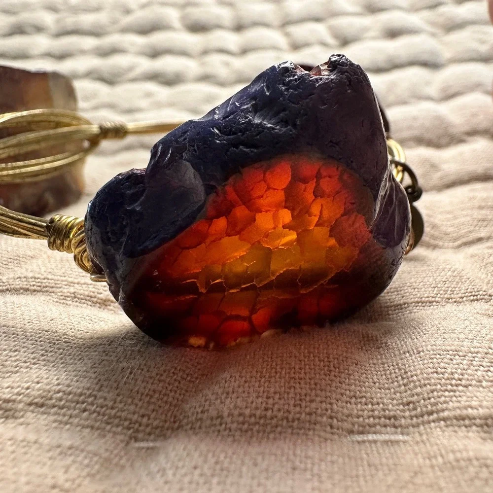 Bourbon and Boweties Gold Wire Wrapped Raw Agate Stone Bangle Bracelet Brown - Picture 4 of 9